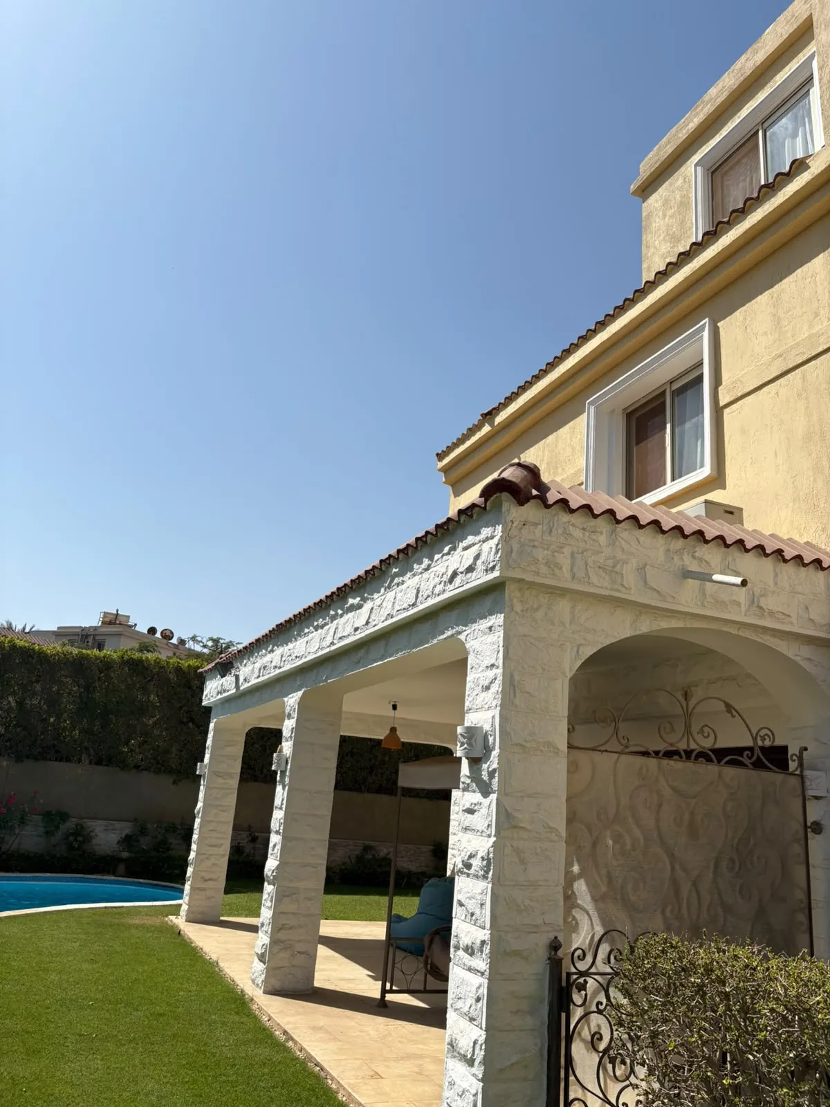Twinhouse for sale in Zayed 2000 in El Sheikh Zayed of 350 m² with 4 bedrooms