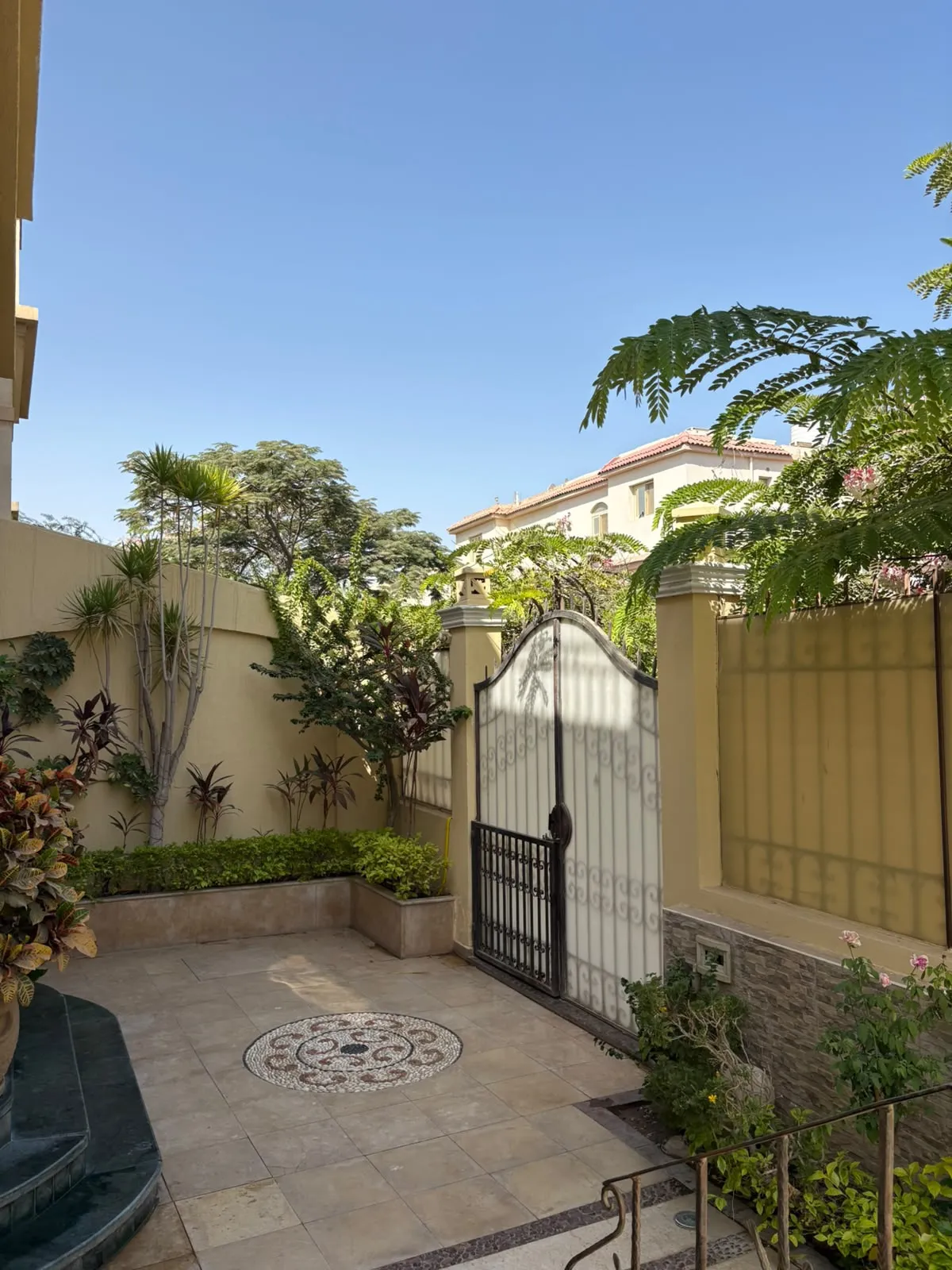 Twinhouse for sale in Zayed 2000 in El Sheikh Zayed of 350 m² with 4 bedrooms