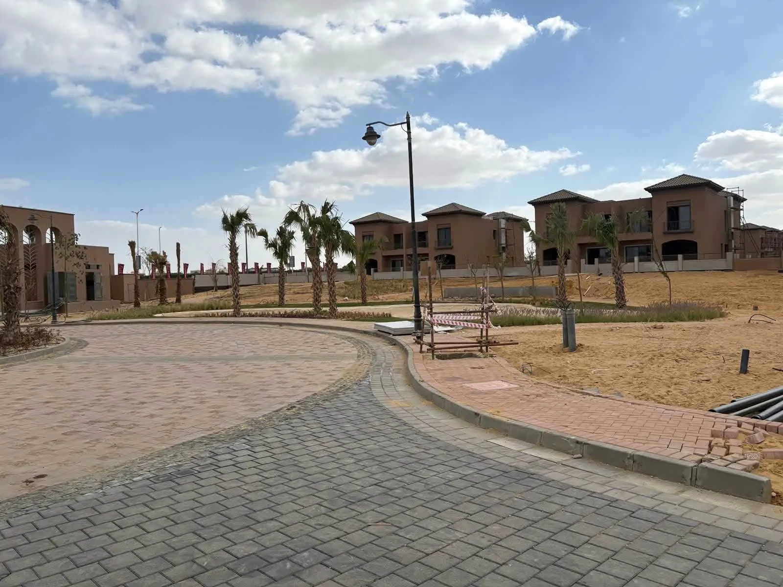 Townhouse for sale in Village West in El Sheikh Zayed of 220 m² with 4 bedrooms