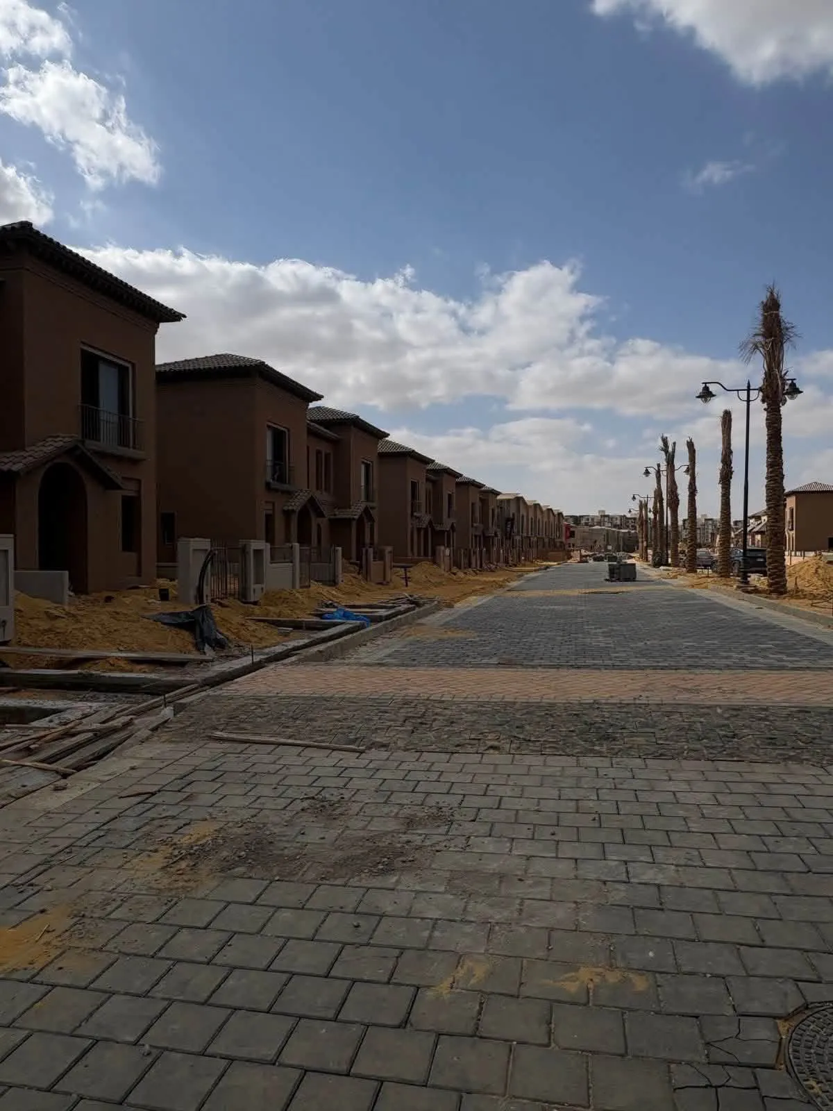 Townhouse for sale in Village West in El Sheikh Zayed of 220 m² with 4 bedrooms