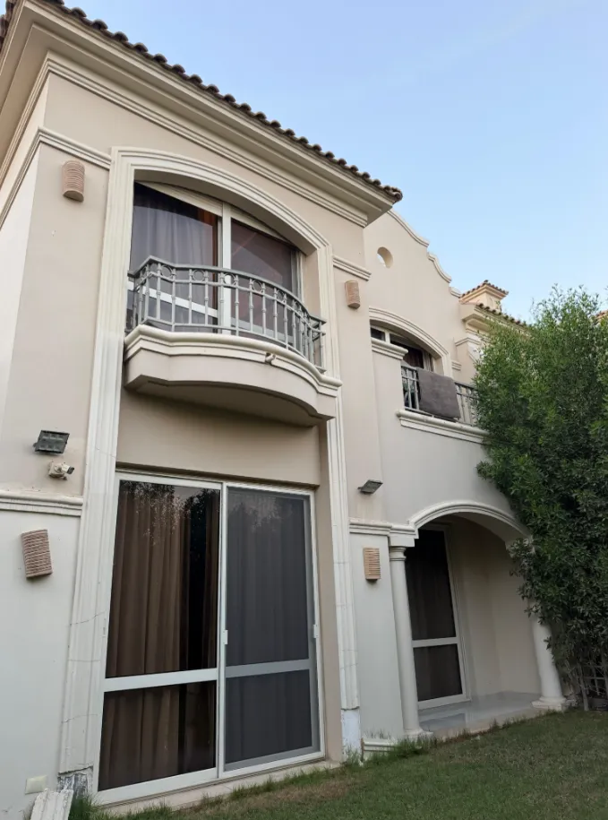 Twinhouse for sale in El Patio 6 October in 6th of October City of 207 m² with 4 bedrooms