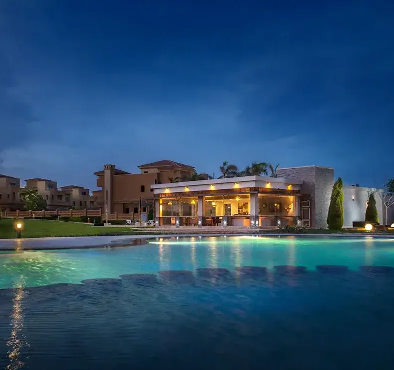 Townhouse for sale in Jeera in El Sheikh Zayed of 304 m² with 5 bedrooms