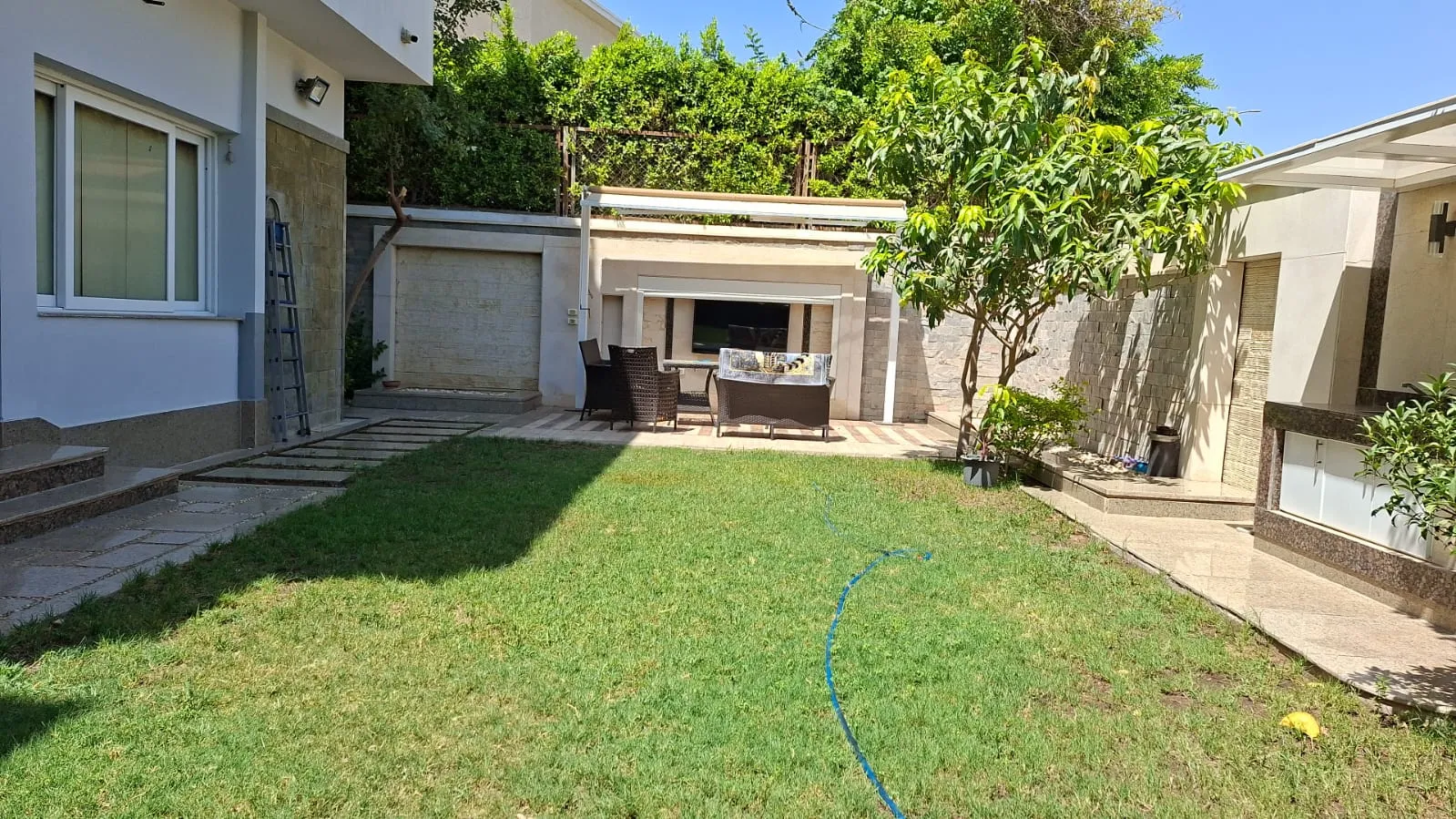 Villa for sale in Zayed Dunes in 6th of October City of 360 m² with 3 bedrooms
