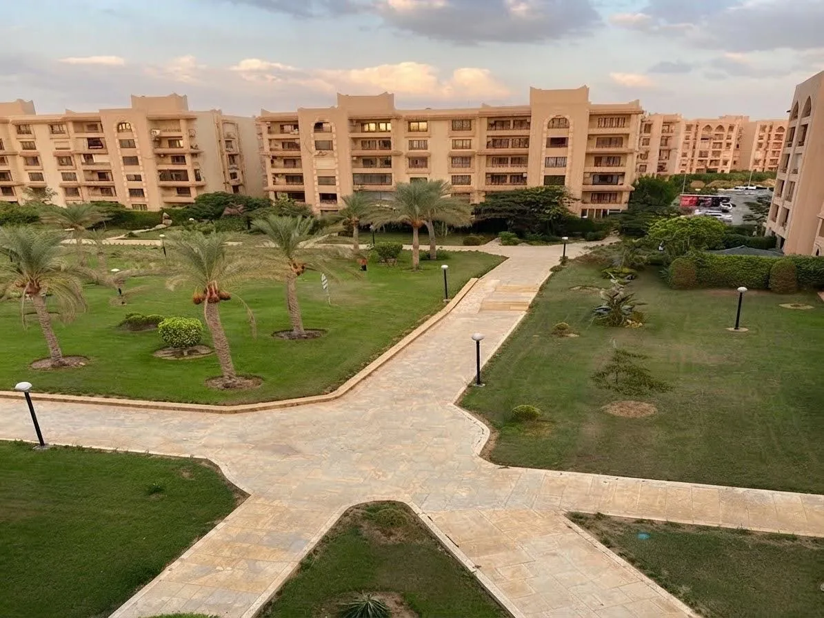 Apartment for sale in El Rehab  in New Cairo of 196 m² with 3 bedrooms