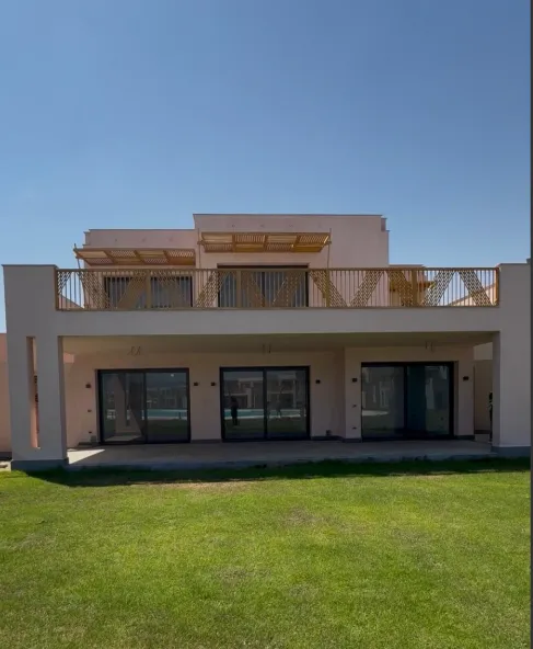 Villa for sale in Playa Ghazala in Ghazala Bay of 348 m² with 5 bedrooms