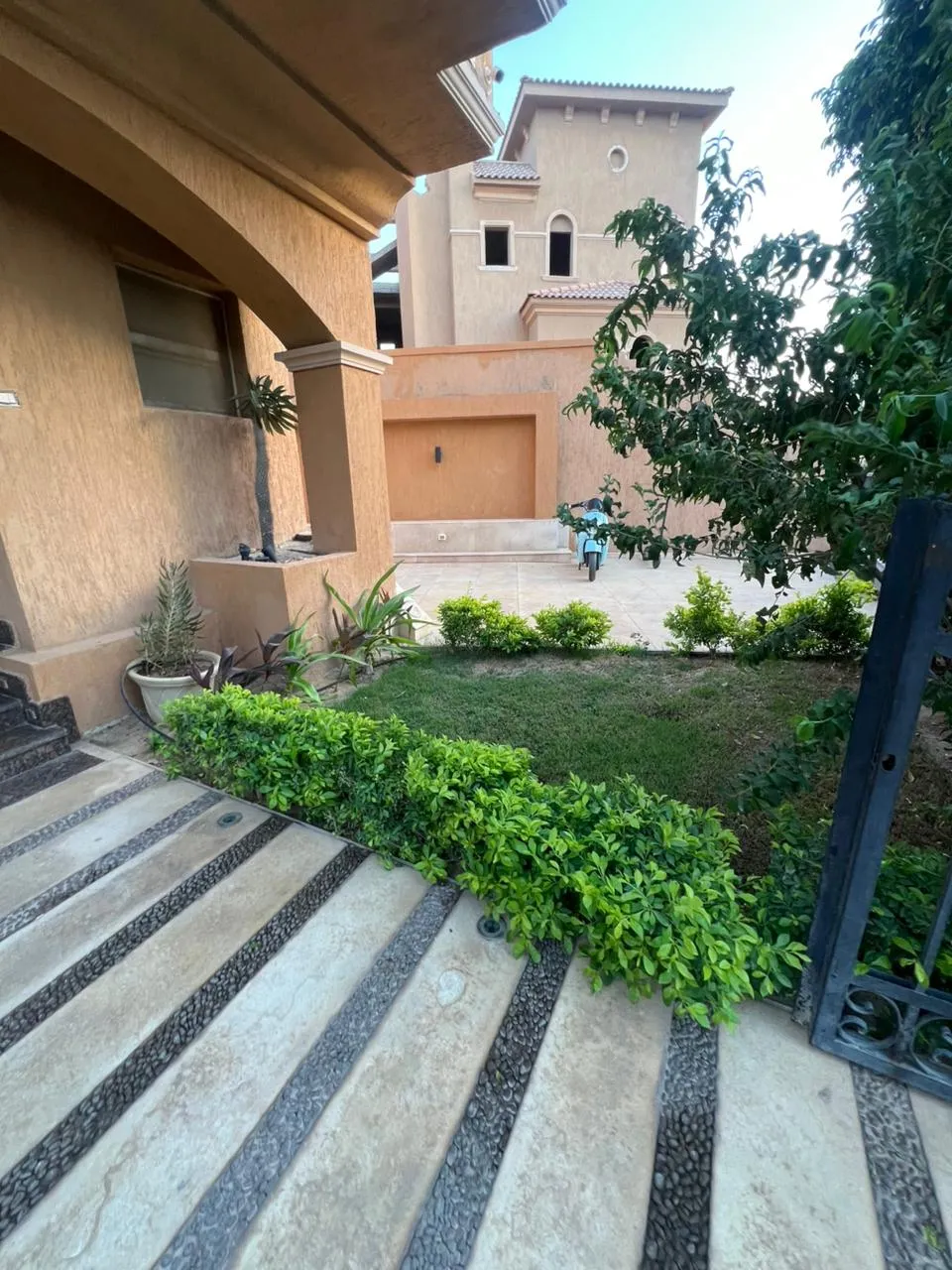 Townhouse for sale in Leena Springs in New Cairo of 500 m² with 5 bedrooms