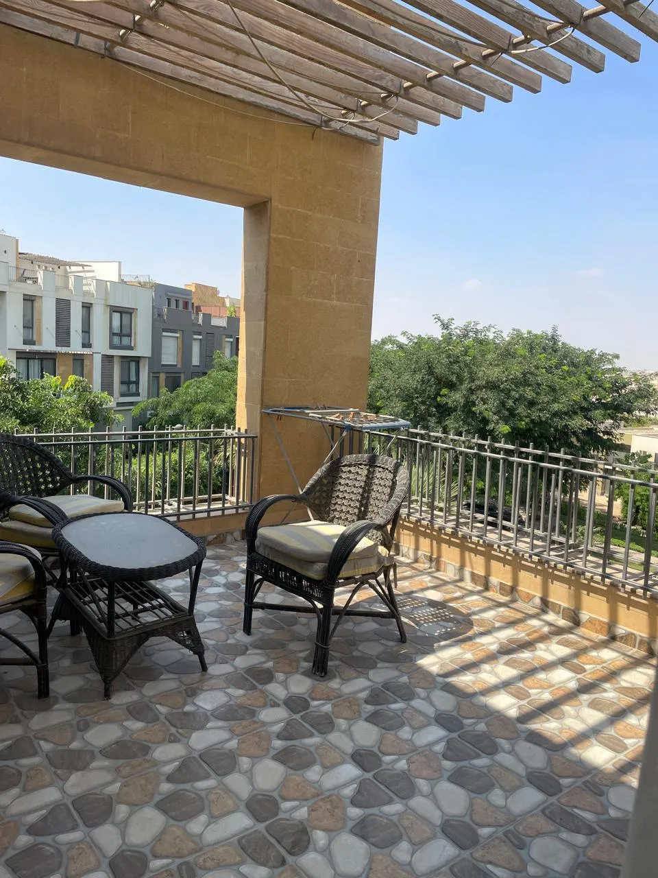 Villa for sale in Beverly Hills in 6th of October City of 306 m² with 7 bedrooms