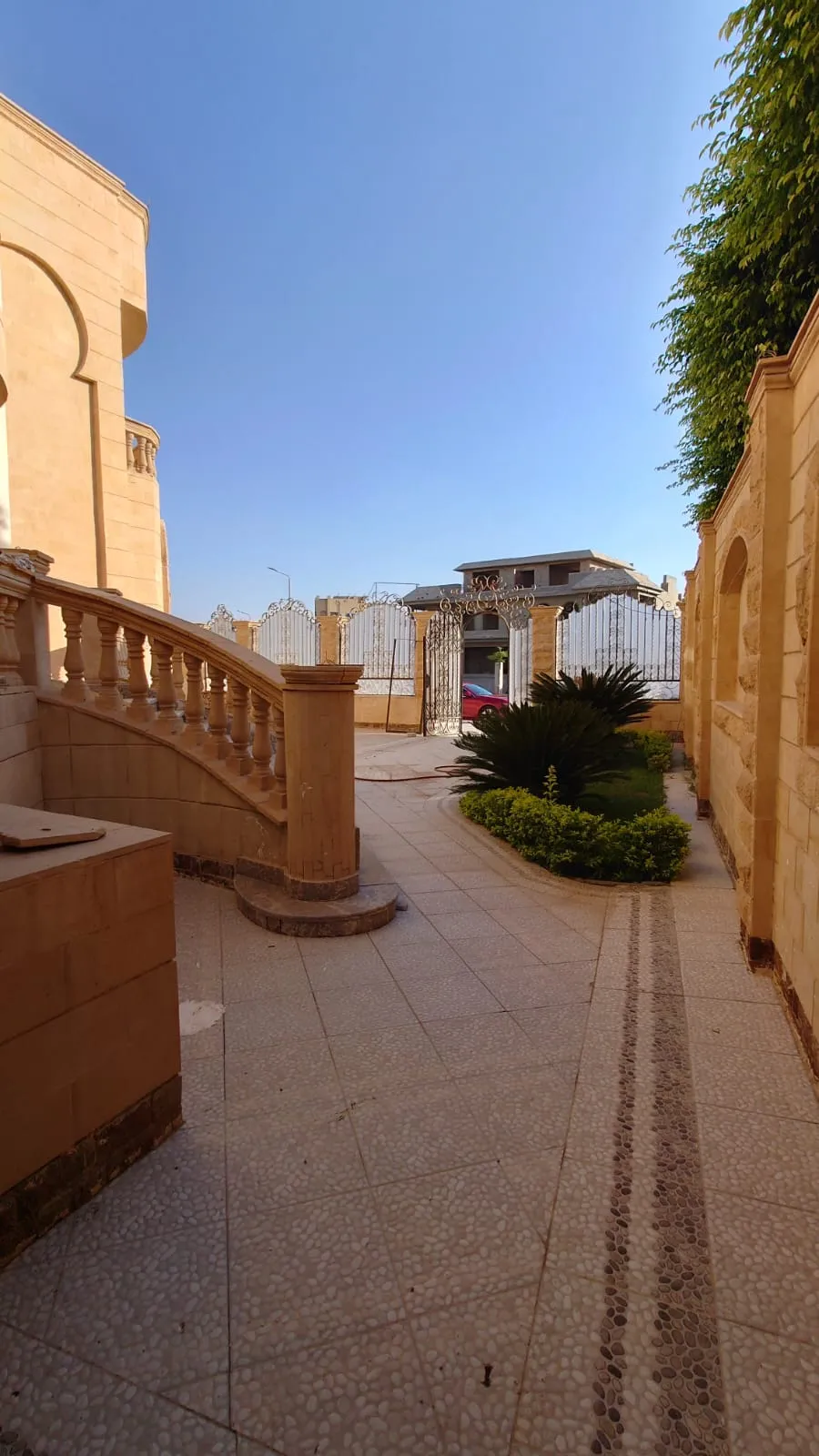 Villa for sale in Beverly Hills in 6th of October City of 900 m² with 7 bedrooms