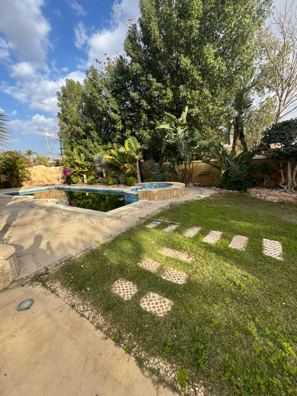 Villa for sale in Royal Hills in 6th of October City of 450 m² with 7 bedrooms