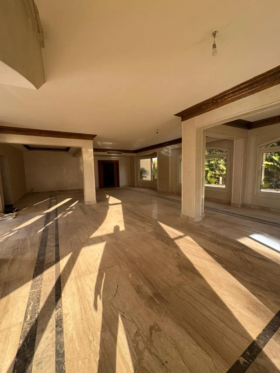 Villa for sale in Royal Hills in 6th of October City of 450 m² with 7 bedrooms