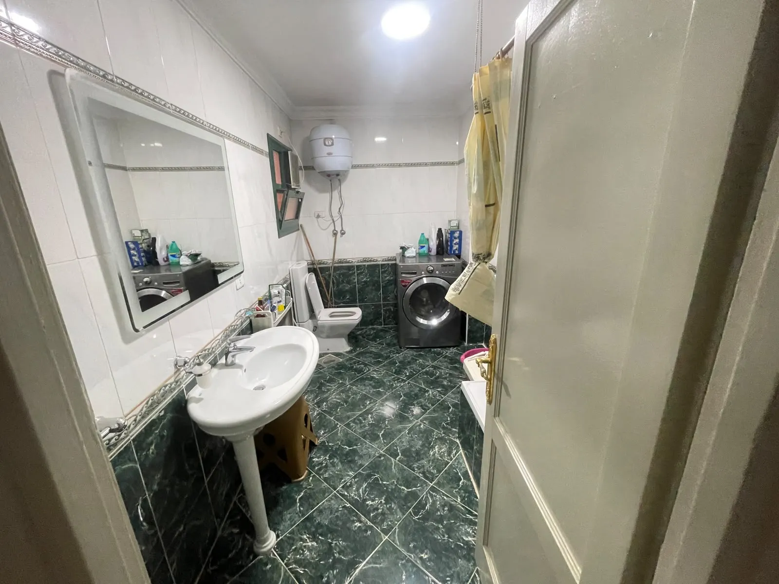 Apartment for sale in El Rehab in New Cairo of 230 m² with 3 bedrooms