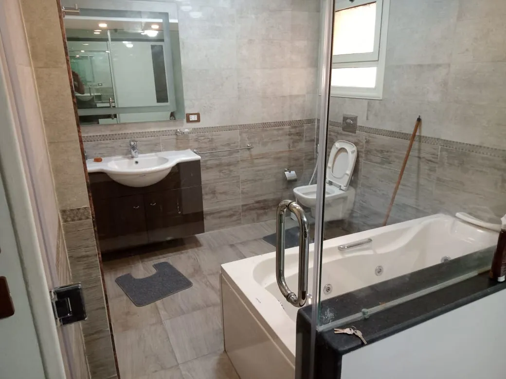 Apartment for sale in El Rehab in New Cairo of 131 m² with 3 bedrooms