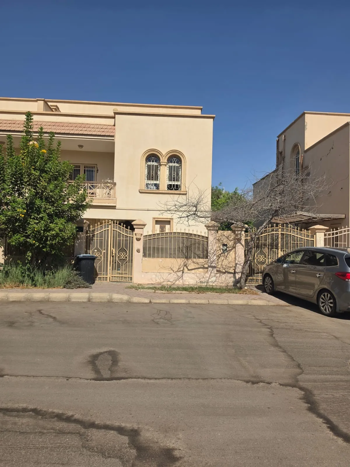 Twinhouse for sale in Greens in El Sheikh Zayed of 303 m² with 3 bedrooms