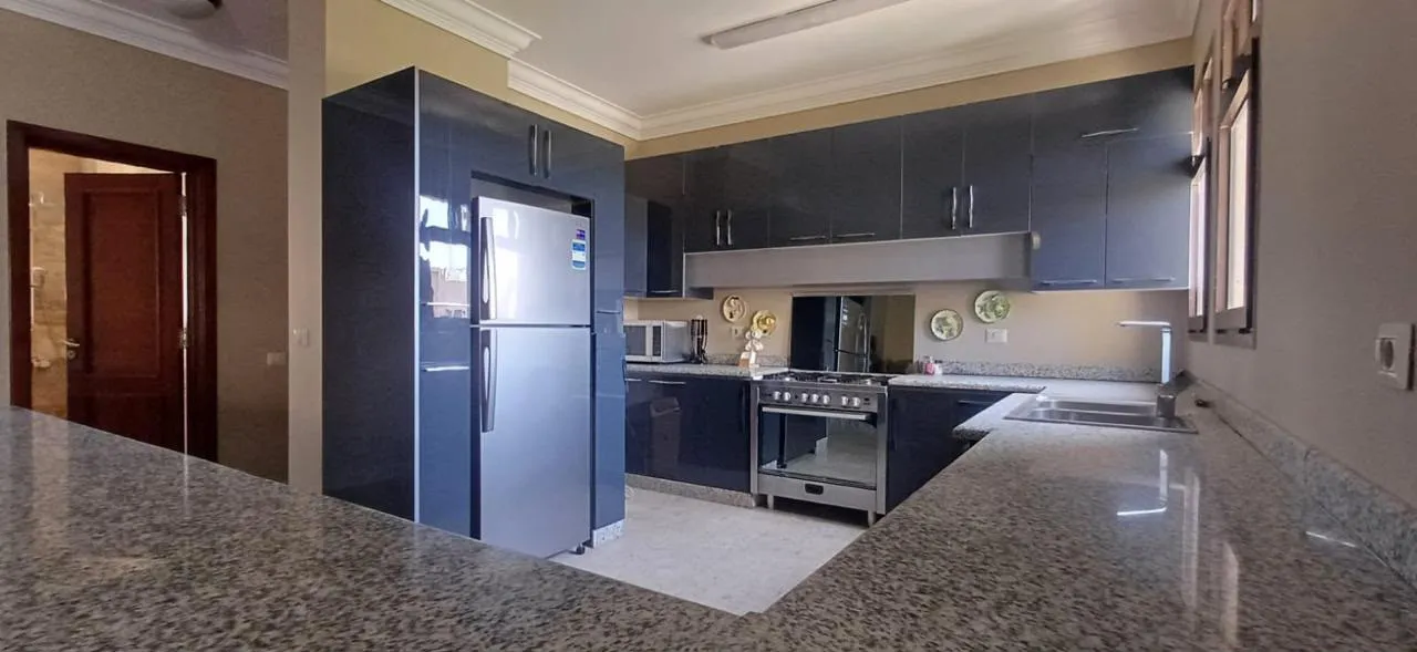 Penthouse for sale in Beverly Hills in 6th of October City of 299 m² with 4 bedrooms