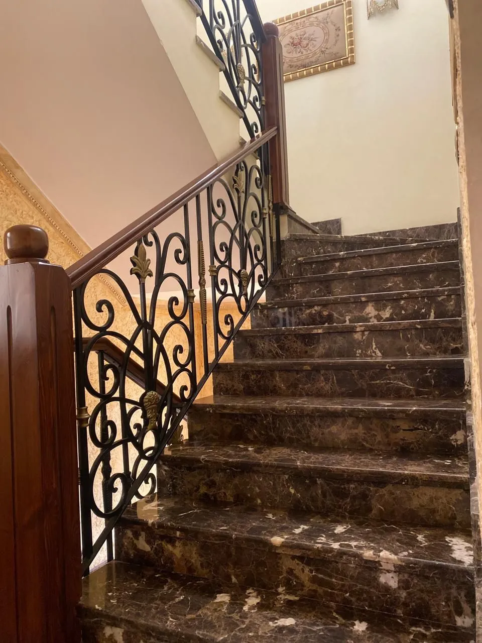 Villa for sale in El Rehab  in New Cairo of 410 m² with 4 bedrooms