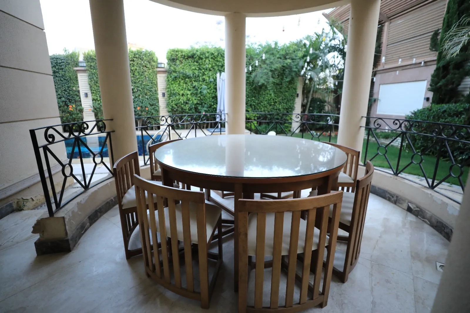 Villa for sale in Royal City in El Sheikh Zayed of 530 m² with 6 bedrooms