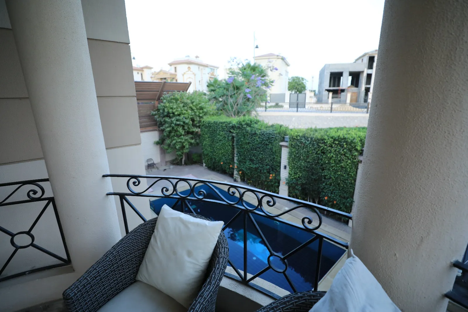 Villa for sale in Royal City in El Sheikh Zayed of 530 m² with 6 bedrooms