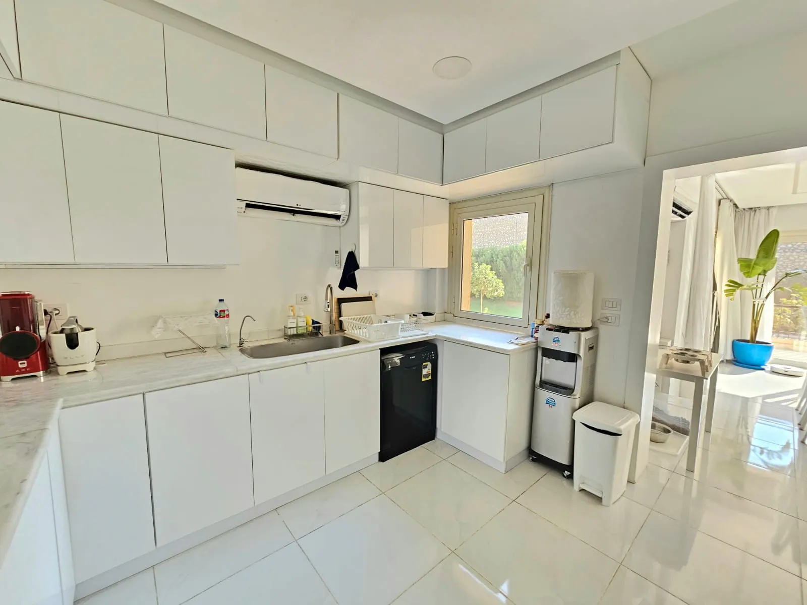 Apartment for sale in Stone Residence in New Cairo of 220 m² with 4 bedrooms