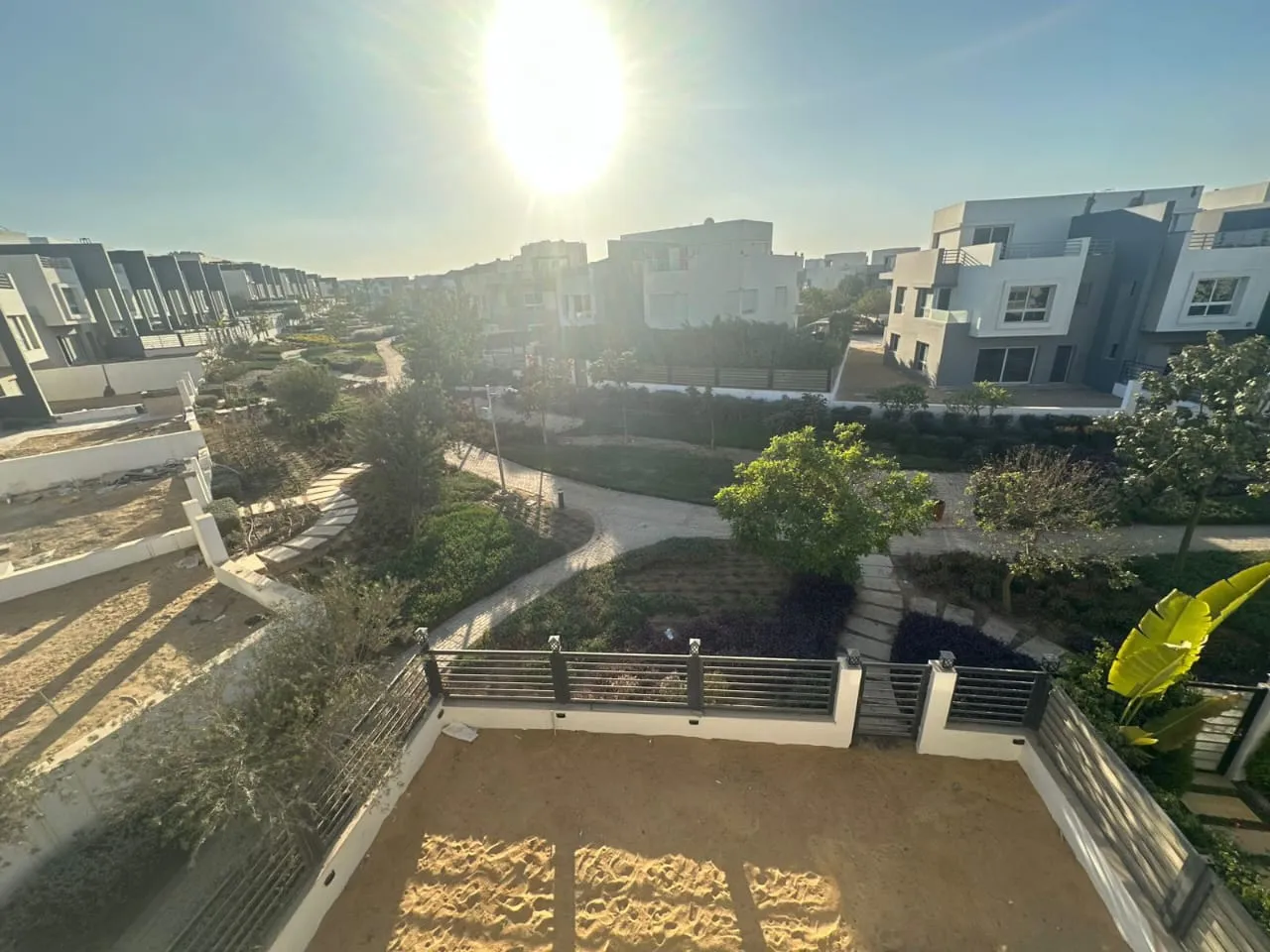 Twinhouse for sale in Hyde Park in 6th settlement of 255 m² with 3 bedrooms