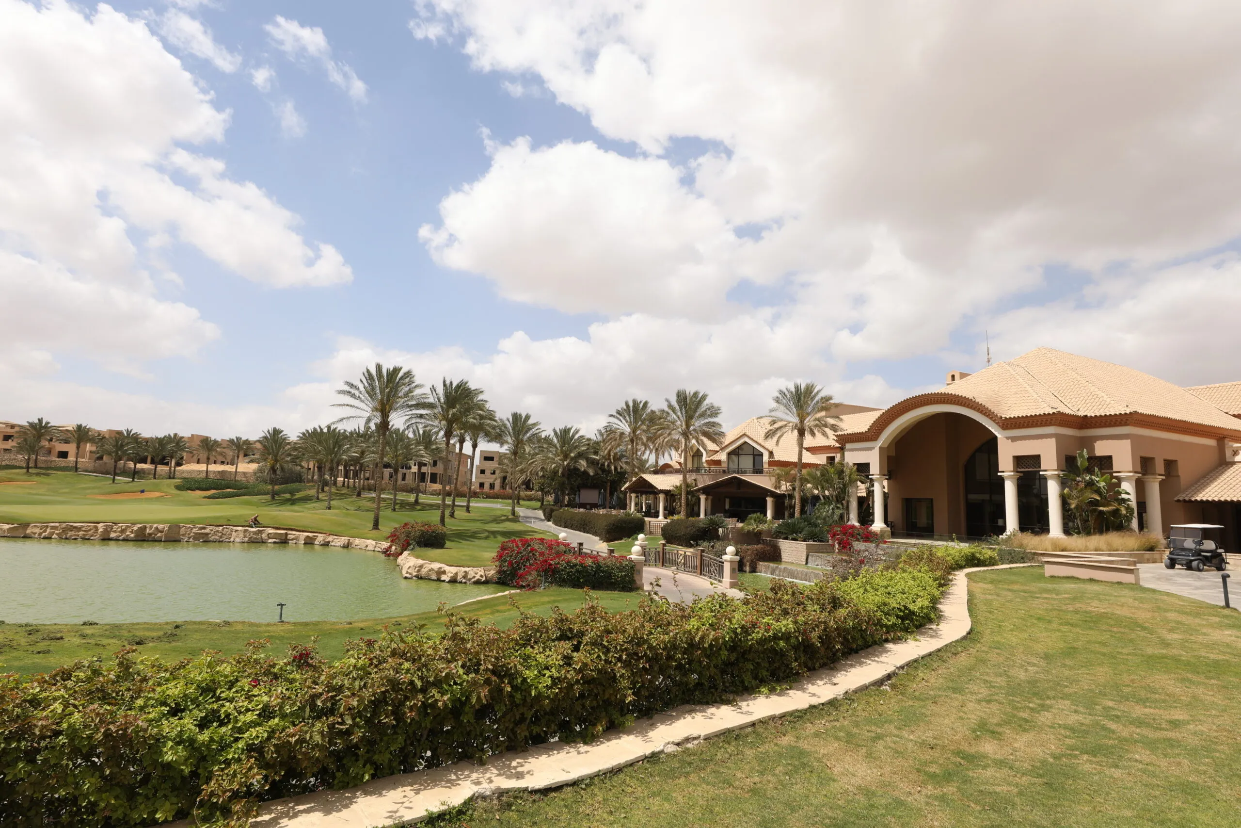 Villa for sale in Katameya Dunes in New Cairo of 1050 m² with 5 bedrooms