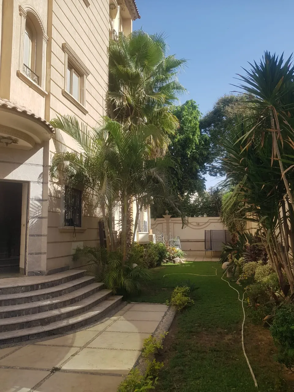 Villa for sale in West ElGolf in New Cairo of 1275 m² with 14 bedrooms