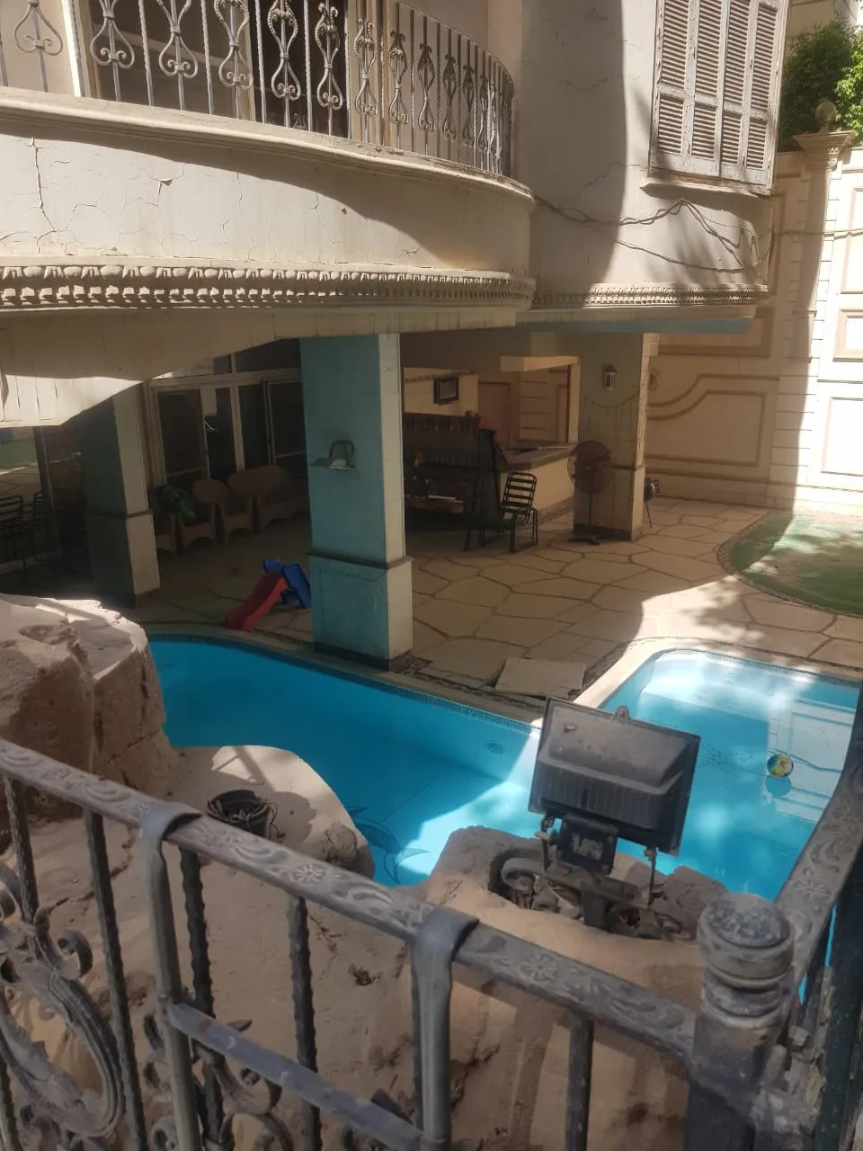 Villa for sale in West ElGolf in New Cairo of 1275 m² with 14 bedrooms