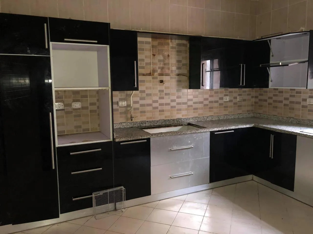 Villa for sale in Dyar Mokhabarat in New Cairo of 1300 m² with 7 bedrooms