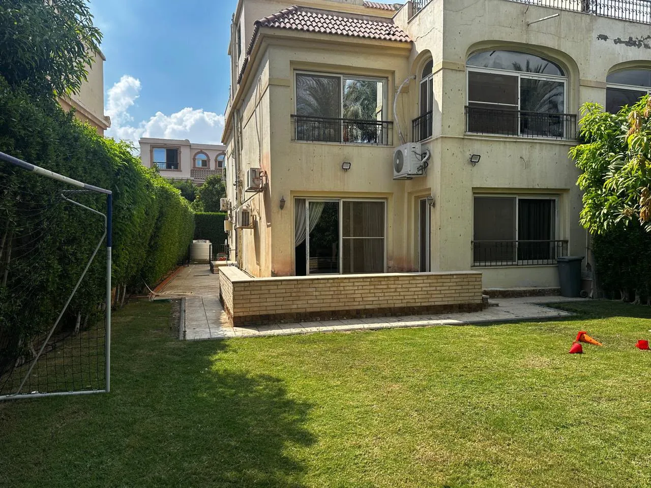 Twinhouse for sale in Zayed 2000 in El Sheikh Zayed of 360 m² with 4 bedrooms