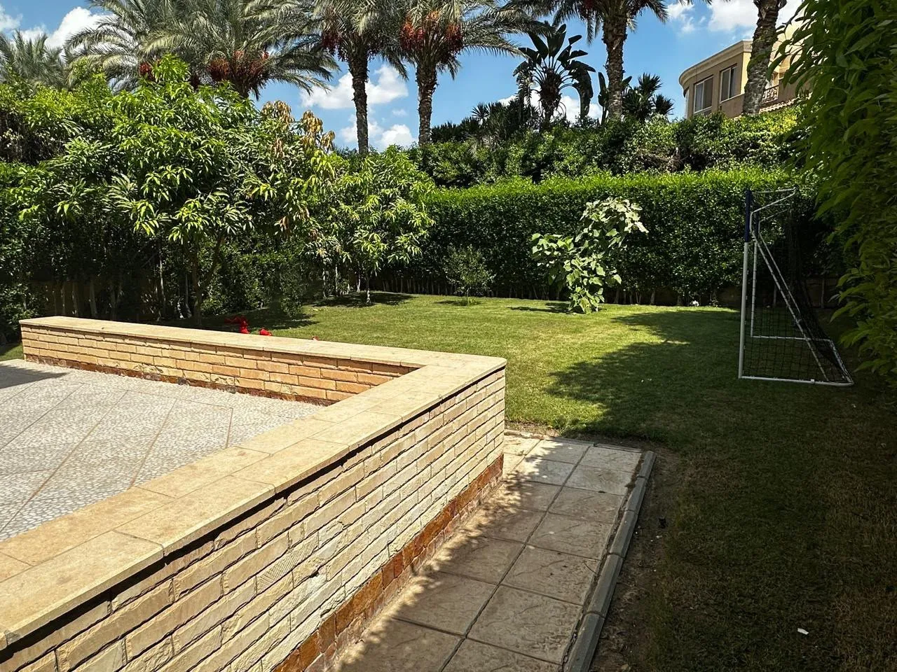 Twinhouse for sale in Zayed 2000 in El Sheikh Zayed of 360 m² with 4 bedrooms