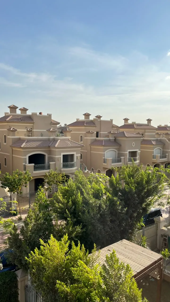 Townhouse for sale in El Patio Prime in El Shorouk of 212 m² with 3 bedrooms