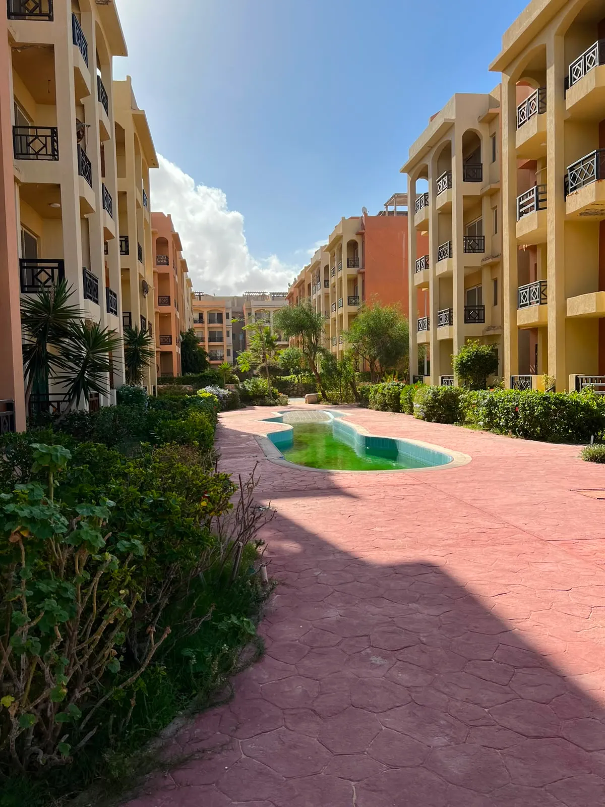 Chalet for sale in Emirates Heights in Ras El Hekma of 100 m² with 2 bedrooms