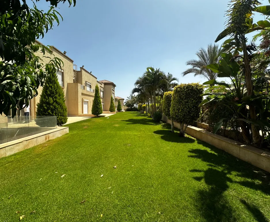 Townhouse for sale in Telal Al Guezira in El Sheikh Zayed of 280 m² with 4 bedrooms