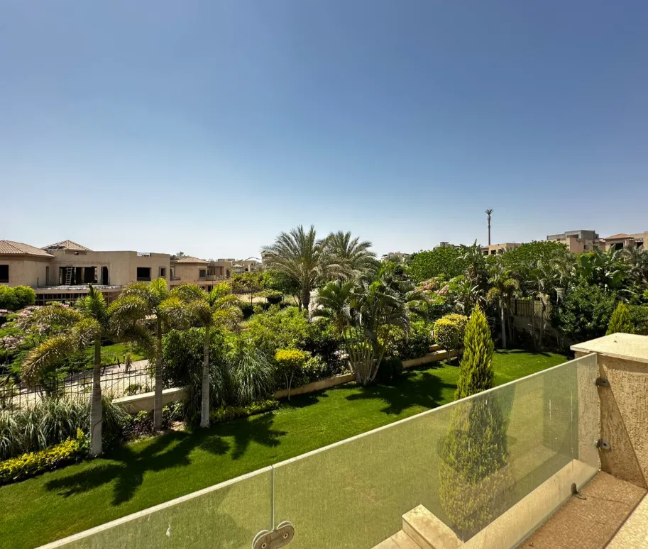 Townhouse for sale in Telal Al Guezira in El Sheikh Zayed of 280 m² with 4 bedrooms
