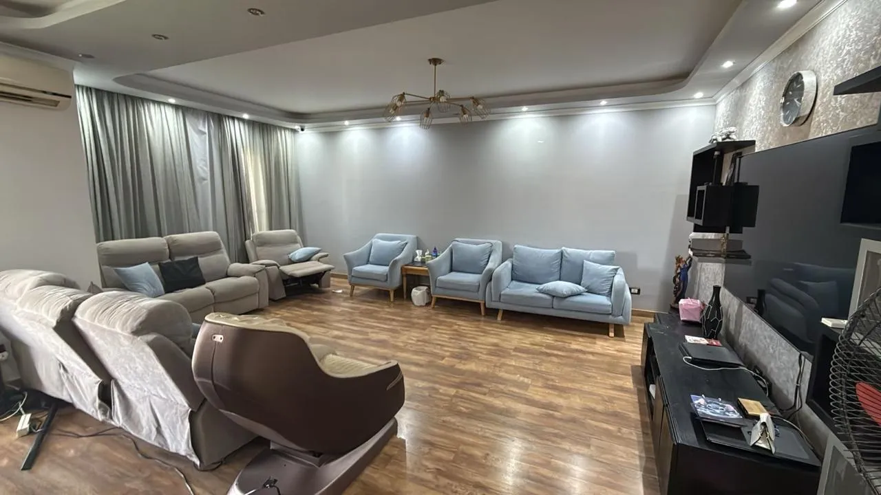 Apartment for sale in El Rehab in New Cairo of 211 m² with 3 bedrooms