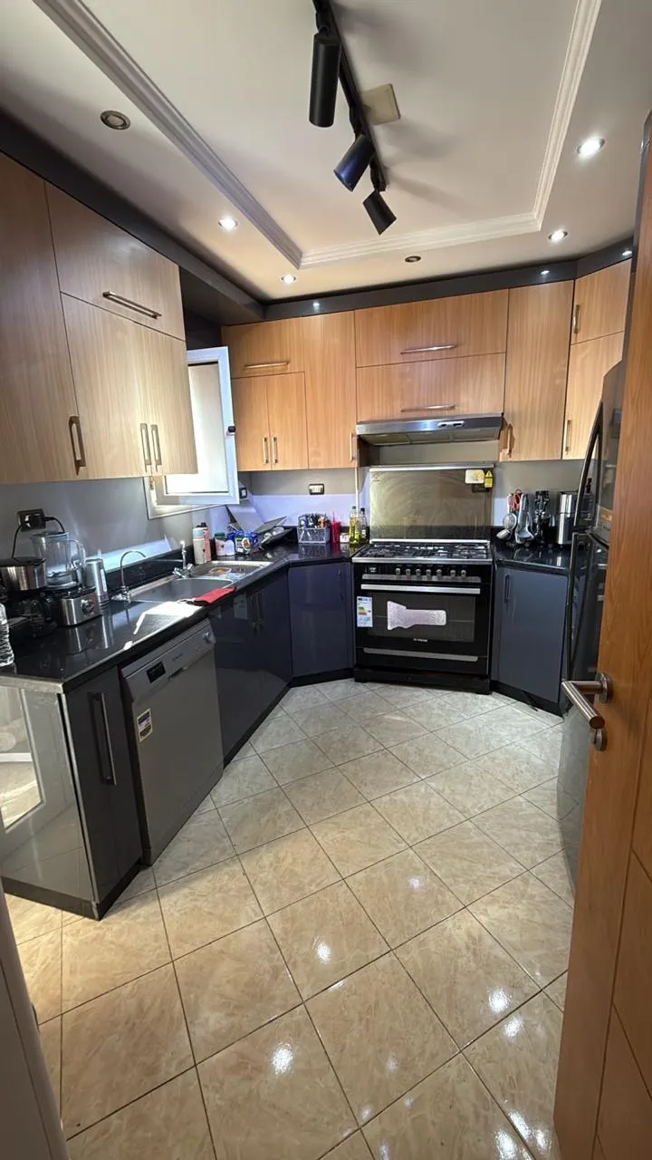 Apartment for sale in El Rehab in New Cairo of 211 m² with 3 bedrooms