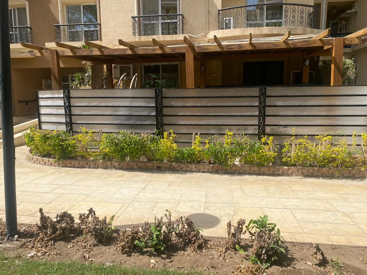 Apartment for sale in El Rehab in New Cairo of 197 m² with 3 bedrooms