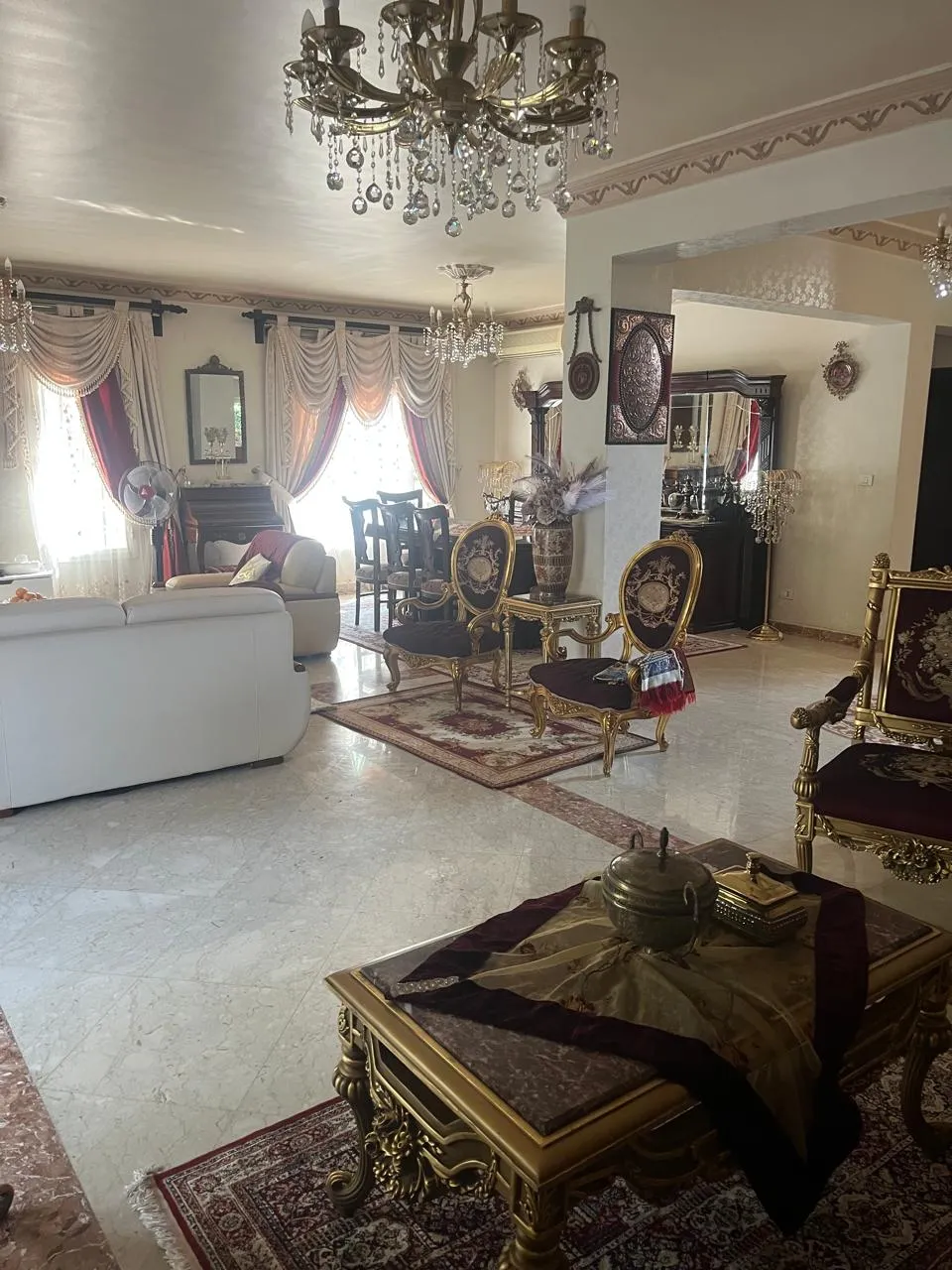 Villa for sale in El Rehab in New Cairo of 245 m² with 4 bedrooms