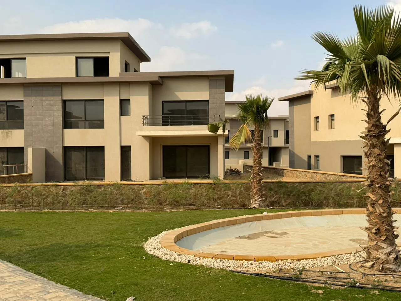 Twinhouse for sale in Swanlake Residences in New Cairo of 393 m² with 5 bedrooms