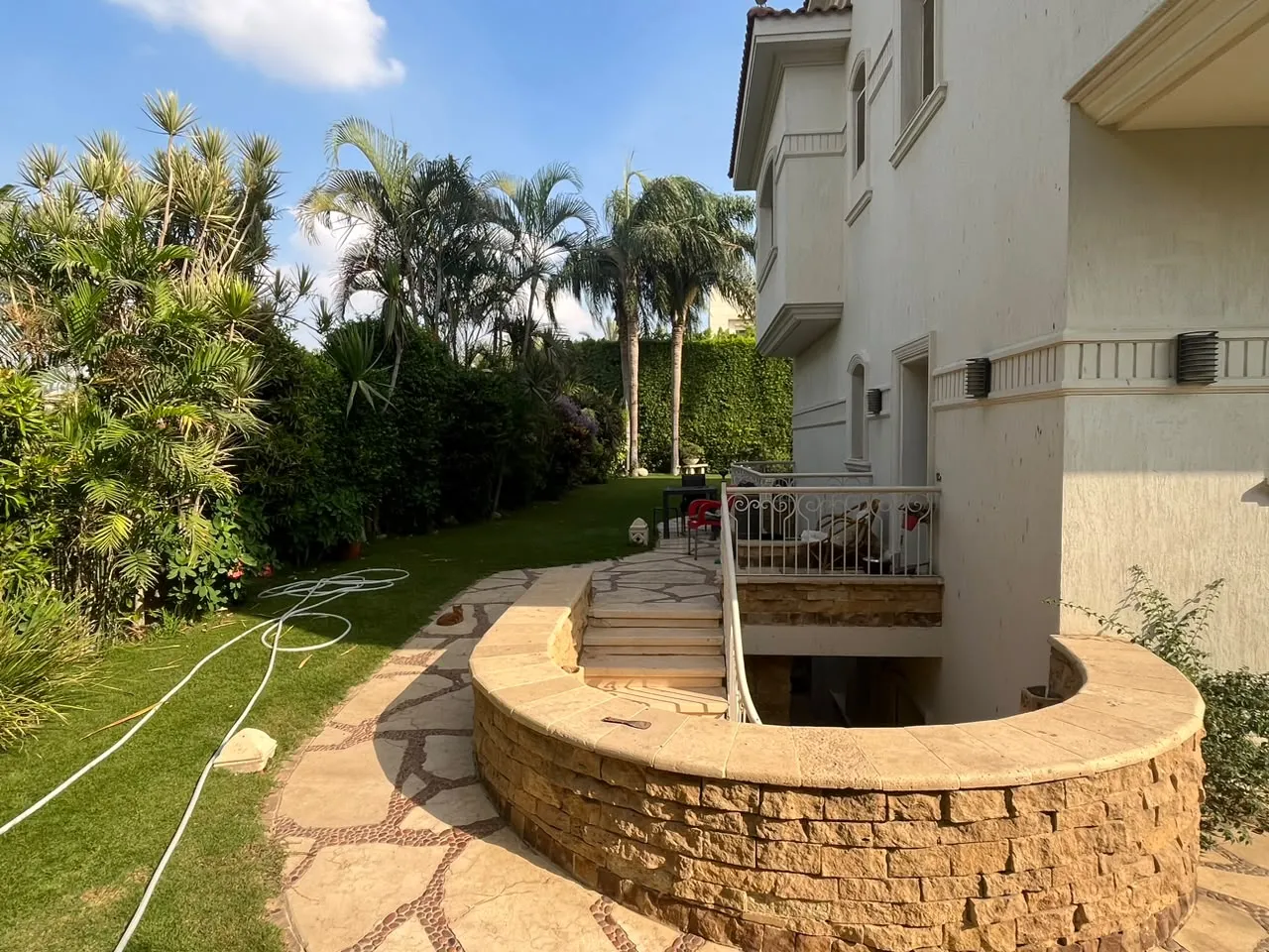 Villa for sale in Royal Hills in 6th of October City of 980 m² with 6 bedrooms