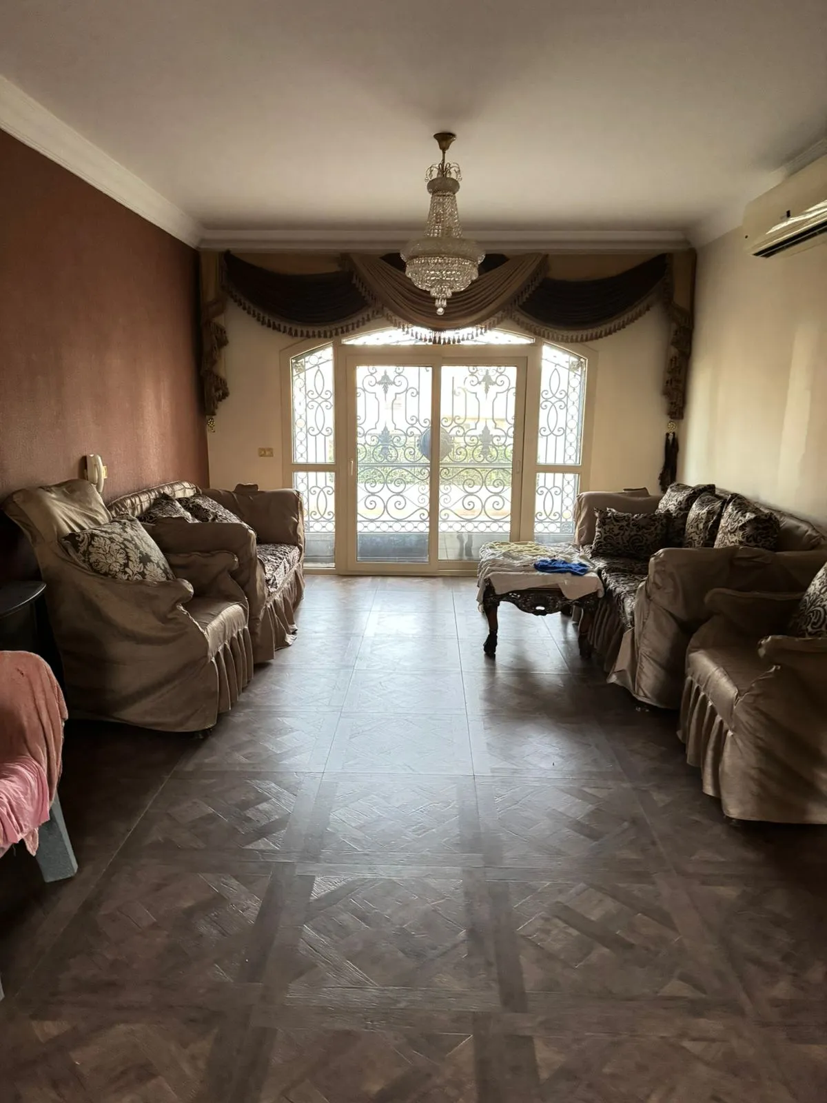Villa for sale in Royal City in El Sheikh Zayed of 440 m² with 5 bedrooms