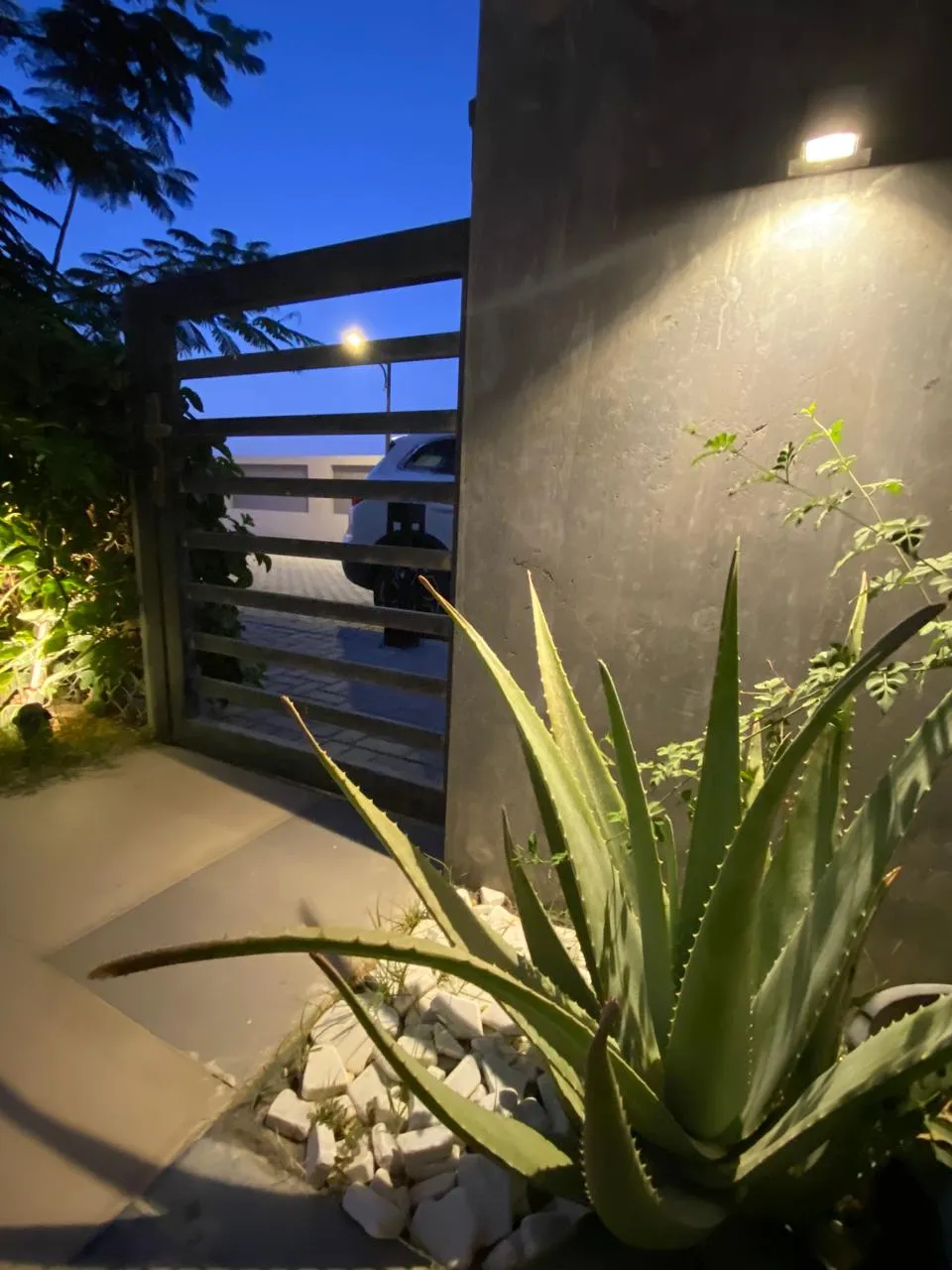 Townhouse for sale in Lac Ville in Northern Expansion of 235 m² with 3 bedrooms