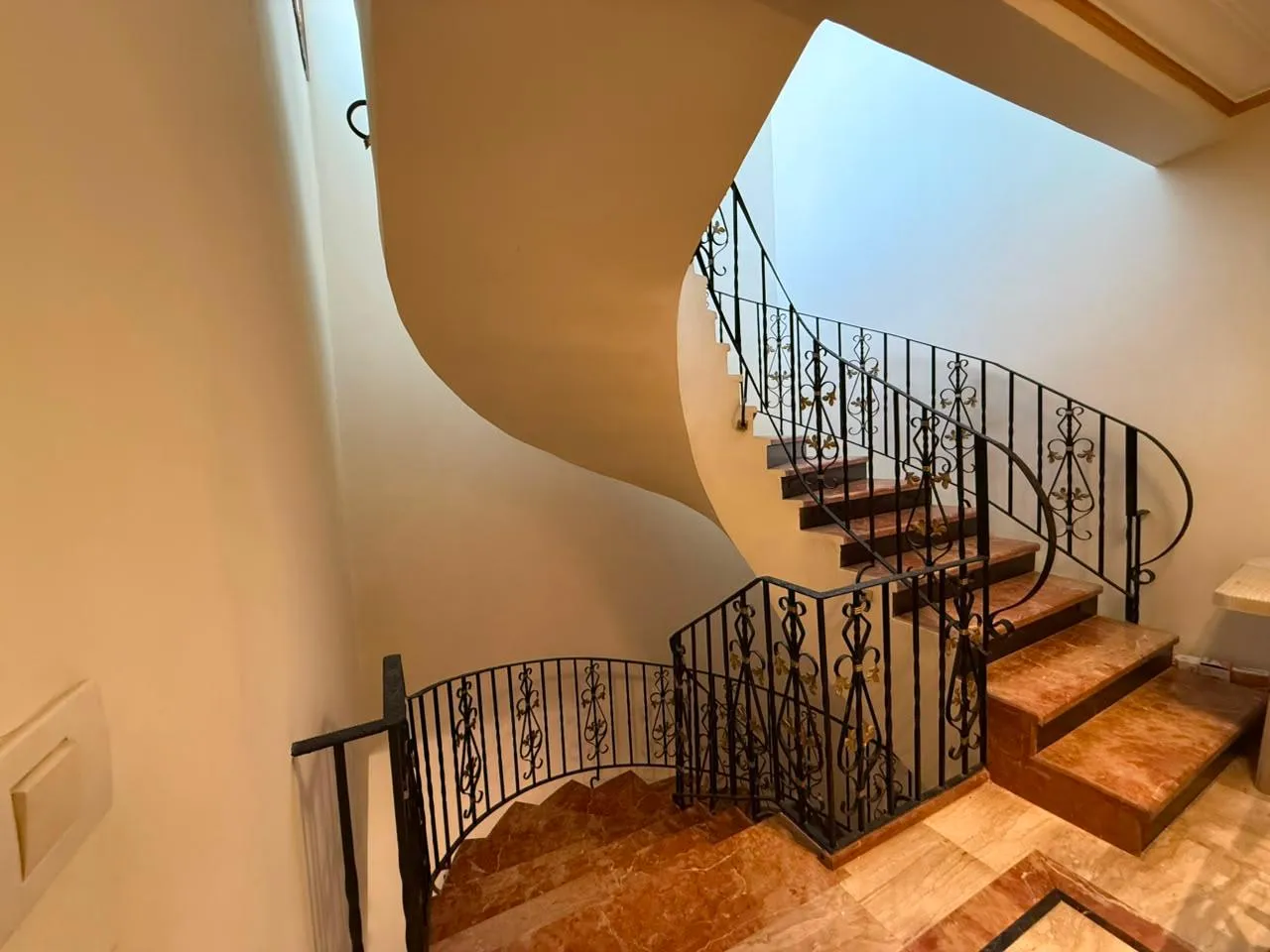 Townhouse for sale in El Rehab in New Cairo of 198 m² with 4 bedrooms