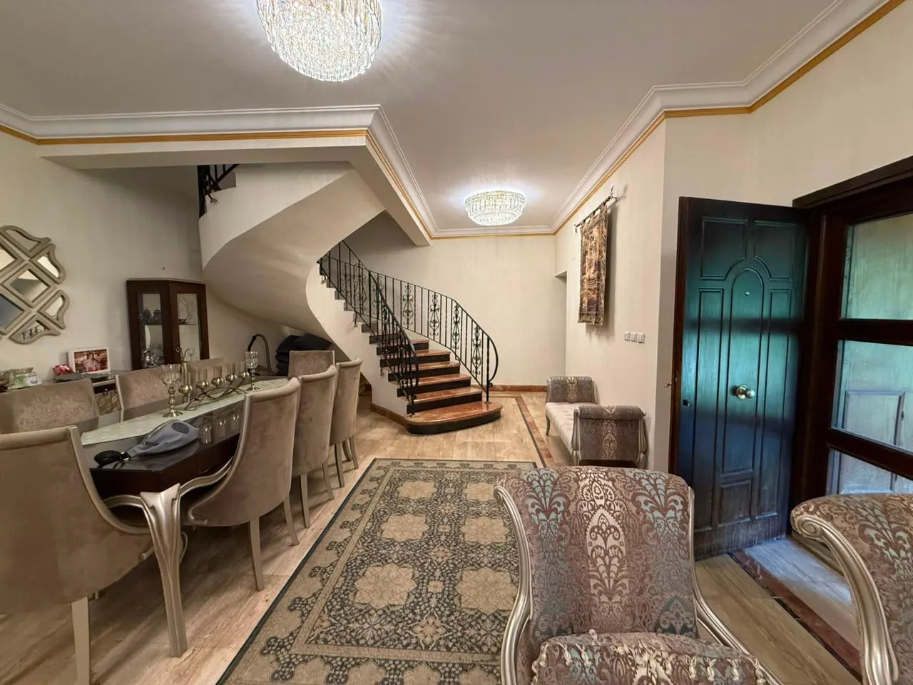 Townhouse for sale in El Rehab in New Cairo of 198 m² with 4 bedrooms