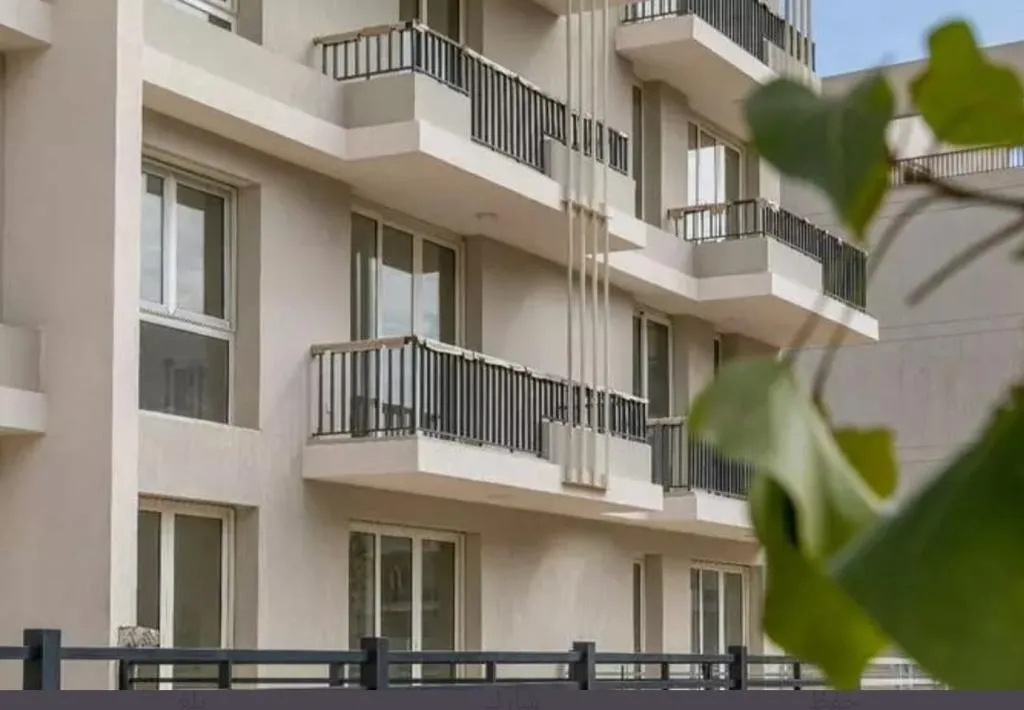 Apartment for sale in Pyramid Hills in 6th of October City of 202 m² with 3 bedrooms
