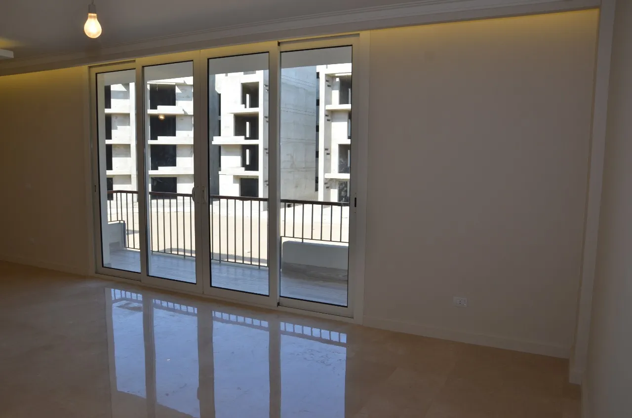 Apartment for sale in Pyramid Hills in 6th of October City of 202 m² with 3 bedrooms