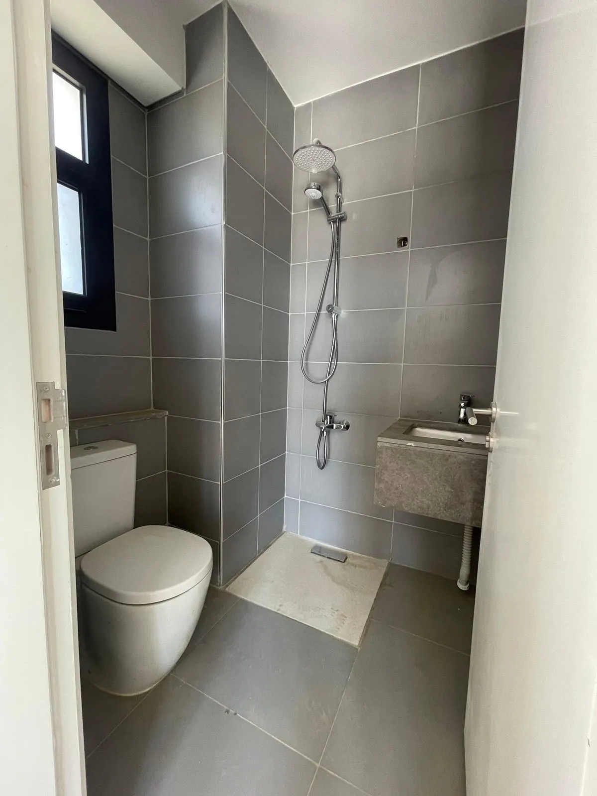  للبيع في أو ويست أوراسكوم في  بمساحة 0 م² تتكون من 0 غرف