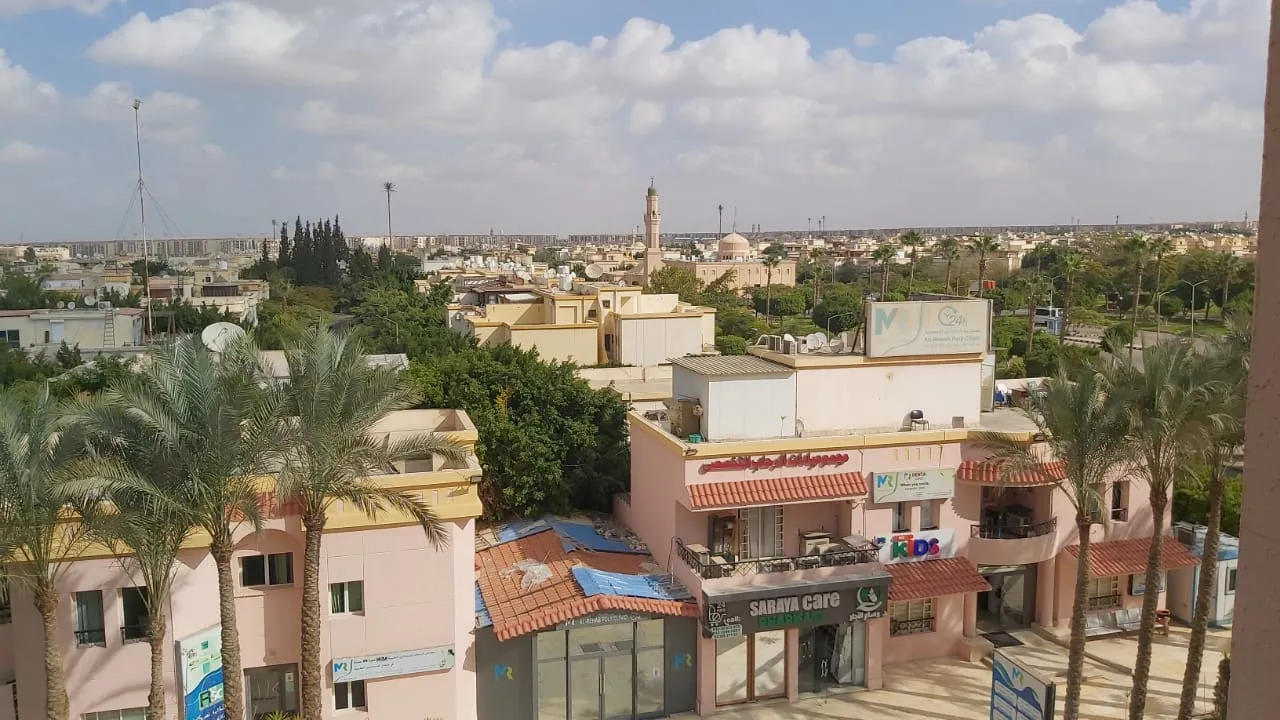 شقة للبيع في الرحاب في القاهرة الجديدة بمساحة 160 م² تتكون من 3 غرف