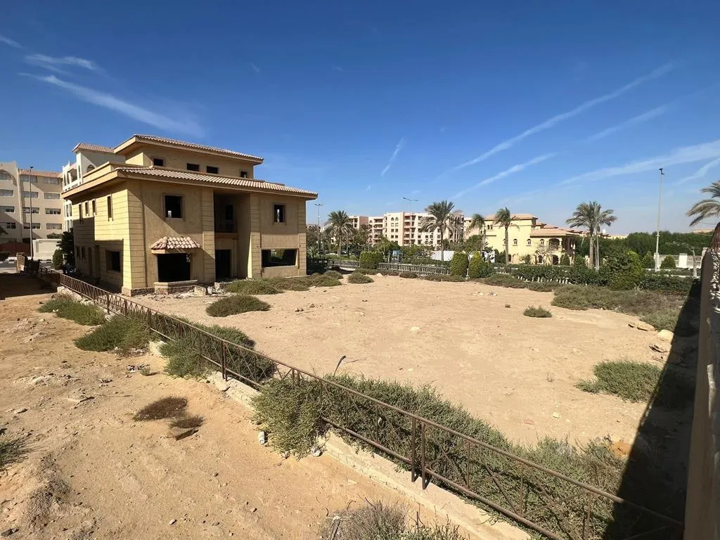 Villa for sale in El Rehab in New Cairo of 400 m² with 7 bedrooms