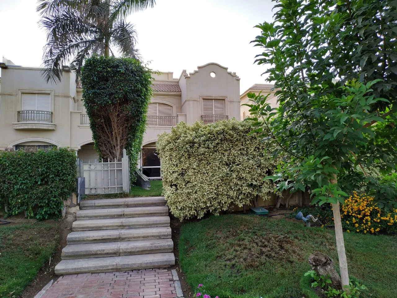 Twinhouse for sale in El Patio 2 in New Cairo of 575 m² with 4 bedrooms