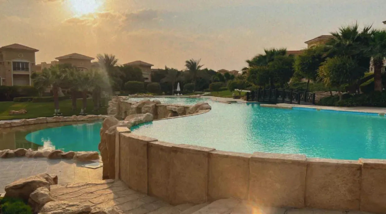 Villa for sale in Stone Park in New Cairo of 240 m² with 3 bedrooms